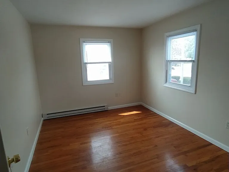 75 Hurlbut St — Photo 14