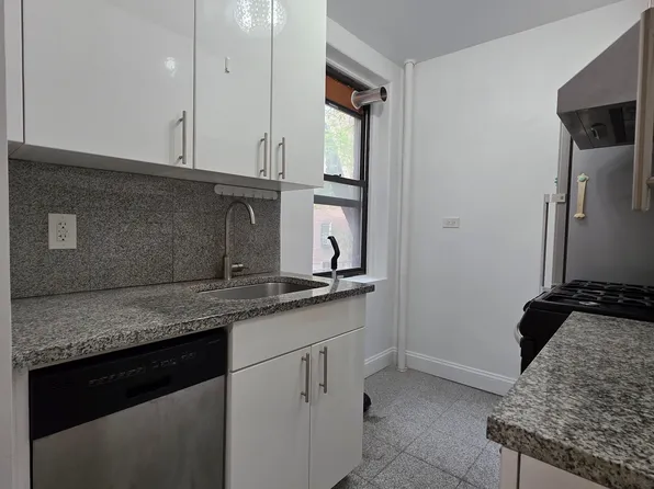 98-50 67th Avenue image 4 of 15