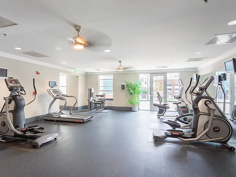 24/7 Fitness Center