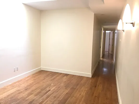 Rented by Premier Metro Realty Corp | media 3