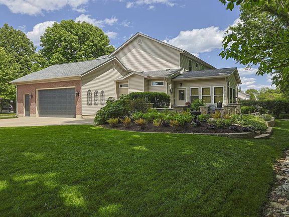 3rd image of 8313 Ironside Ct