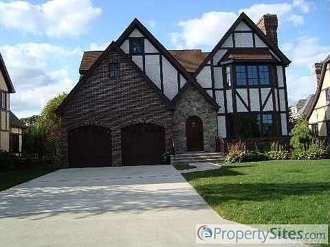 1st image of 7 Arbor Ln