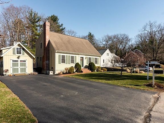 3rd image of 17 Storeybrook Dr