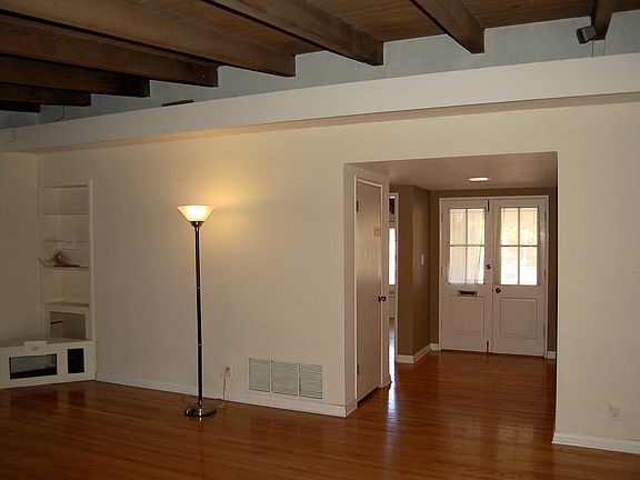 Vaulted ceilings w/wiring for surround sound