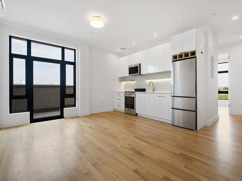 1st image of 150 Eagle St #6N