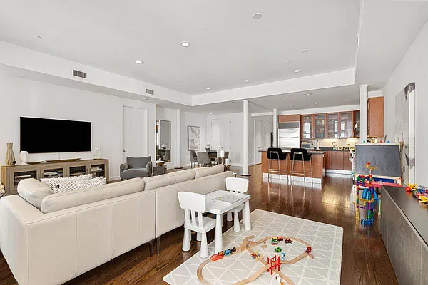 Rented by Jade Stone Real Estate Consulting | media 25