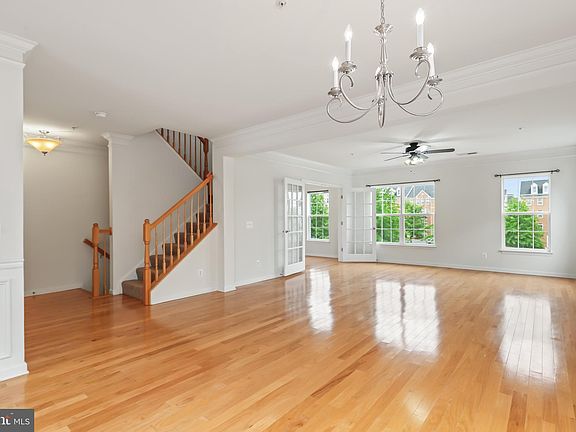 4th image of 15352 Kensington Park Dr