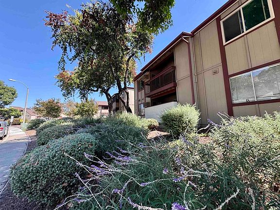 2nd image of 5473 Adobe Falls Rd Unit 16