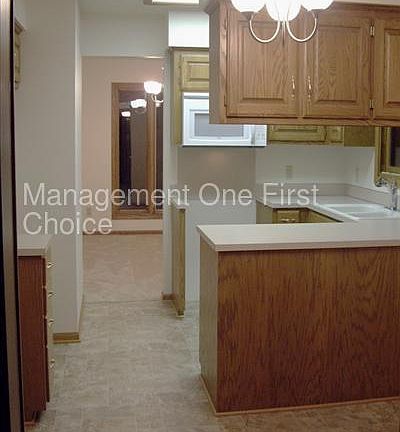 3rd image of 905 9th Ave