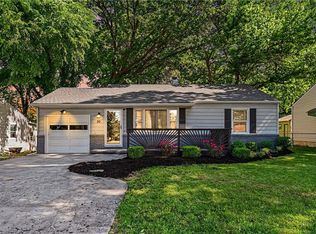 30 S Village Dr, Liberty, MO 64068