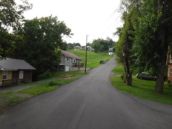 3rd image of 161 Kingsley Ave