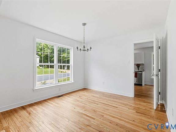 5th image of 10315 Raintree Commons Ct