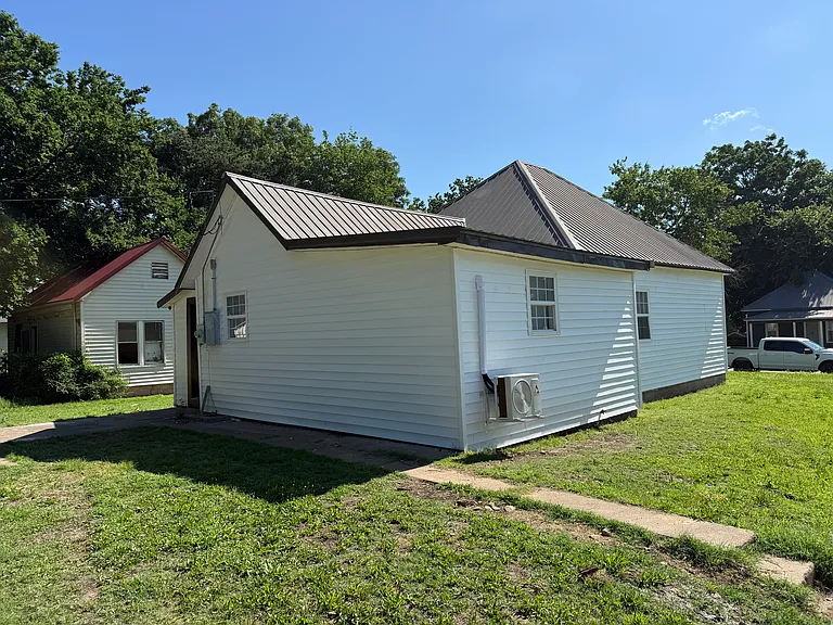 829 S Wyandotte Ave — Photo 3