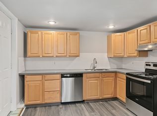Farrah Apartments: Leasing Specials! 1 & 2 Bedroom Renovated Units, Tacoma, WA 98402
