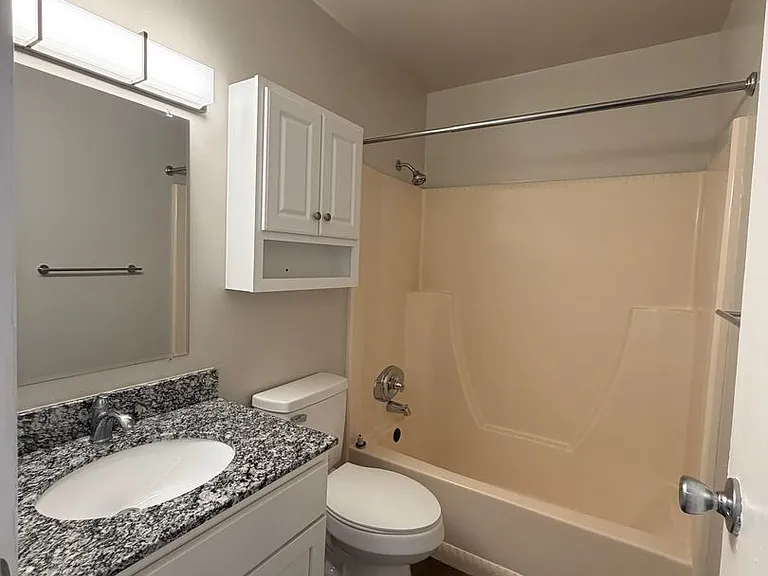 6438-6692 Martinie Dr — Photo 2