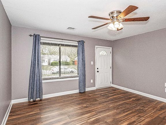 3rd image of 3131 Deshler Dr