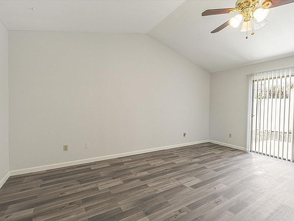 5th image of 500 Capistrano Drive