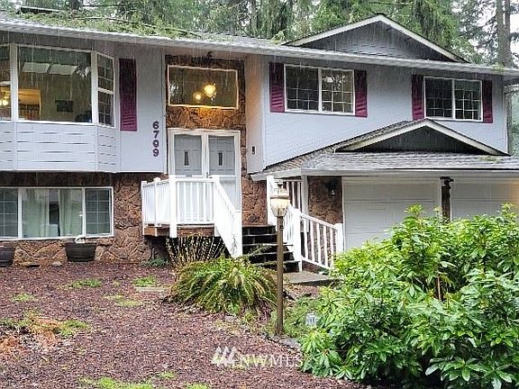 2nd image of 6709 Sierra Dr SE