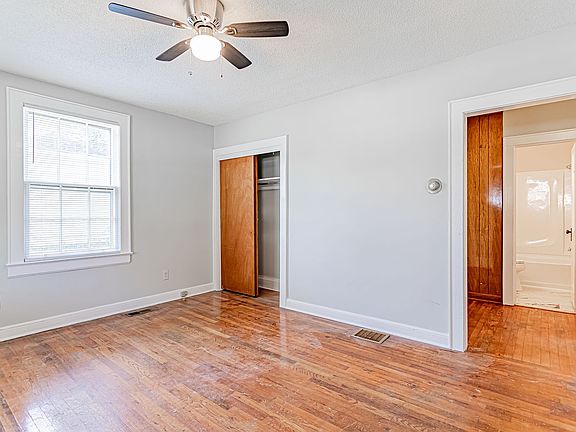 3rd image of 729 Maywood St