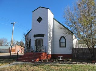 722 B St, Benkelman, NE 69021