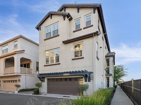 3rd image of 1566 Hidden Creek Ln