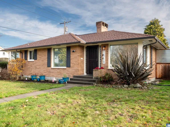 1315 S Cherry St, Port Angeles, WA 98362