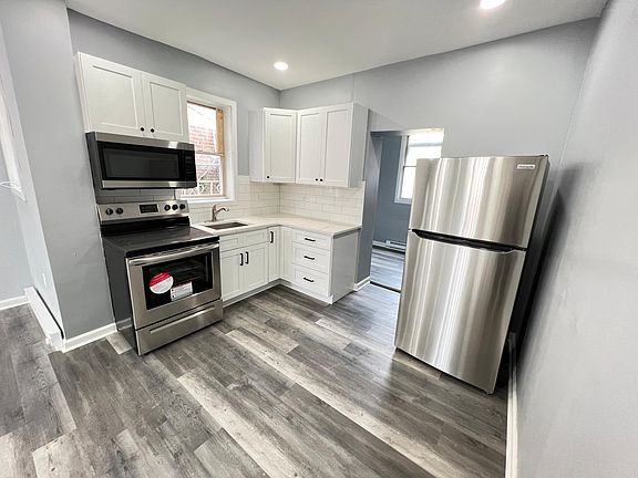 4th image of 707 W Ontario St