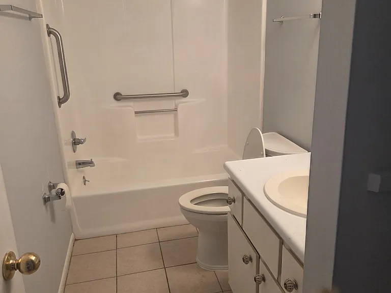 100 Blair Rd — Photo 8