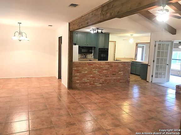 2nd image of 120 Creekside Dr