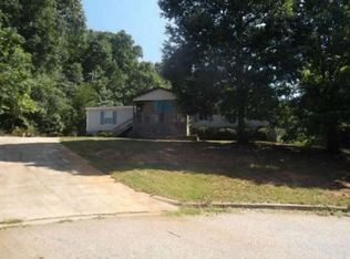 909 Tanners Ct, Bethlehem, GA 30620