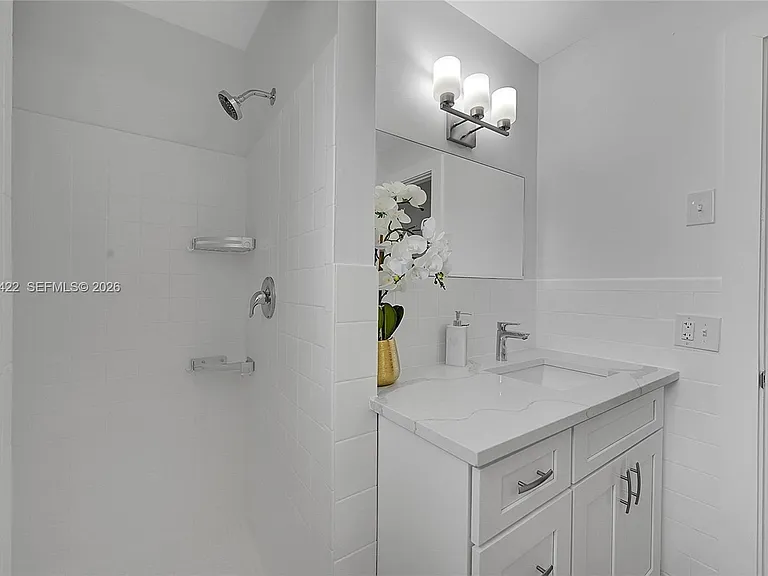808 SW 12th Ct #808 — Photo 21