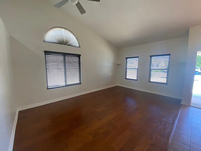 5828 W Avenue L11 — Photo 6