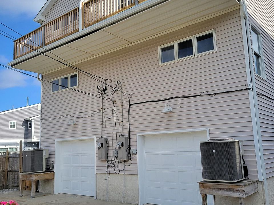 2nd image of 244 S 36th St #A