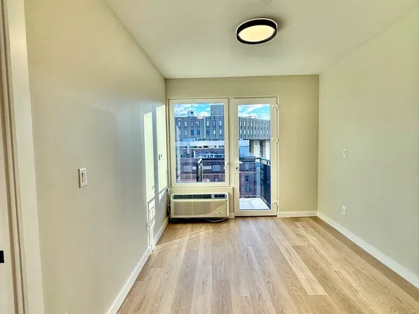 1600 Fulton Street image 1 of 9