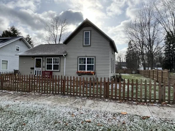 660 Court St, Caro, MI 48723