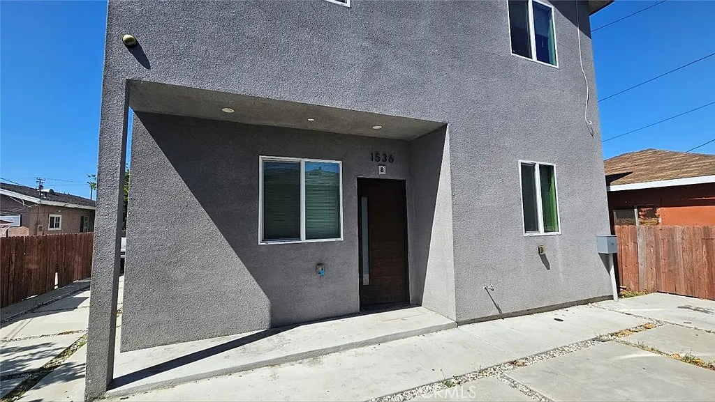 5 bed, 1800 sqft, $3,800 — Photo 1