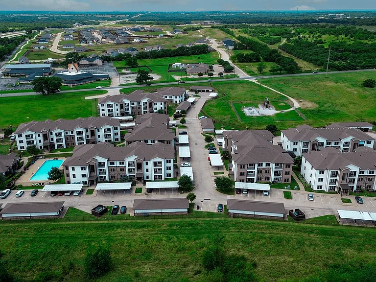 Creed Canyon Apartments — Photo 17
