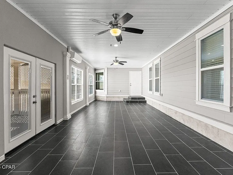 1041 Plantation Dr — Photo 12