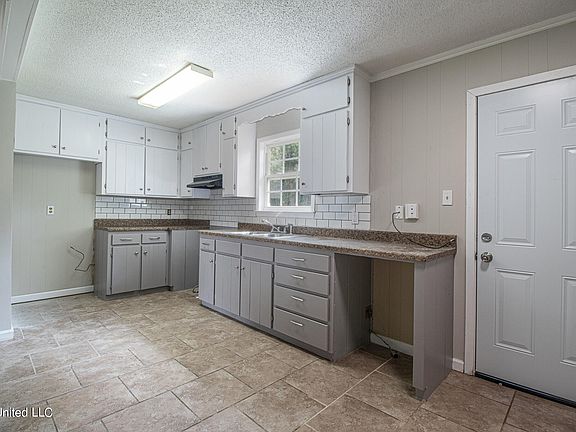 5th image of 908 Sweetgum Dr