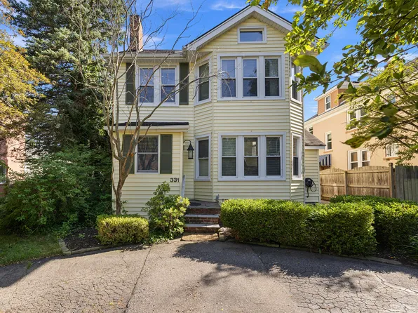 331 Moross Rd, Grosse Pointe Farms, MI 48236
