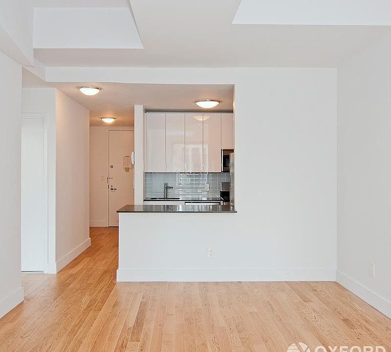 1st image of 45 Wall St APT 2119