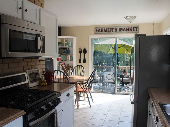 4th image of 3005 Venture Ln