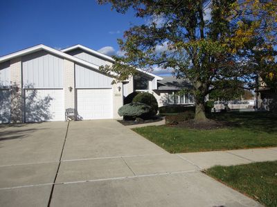 8030 Valley View Dr, Tinley Park, IL, 60477