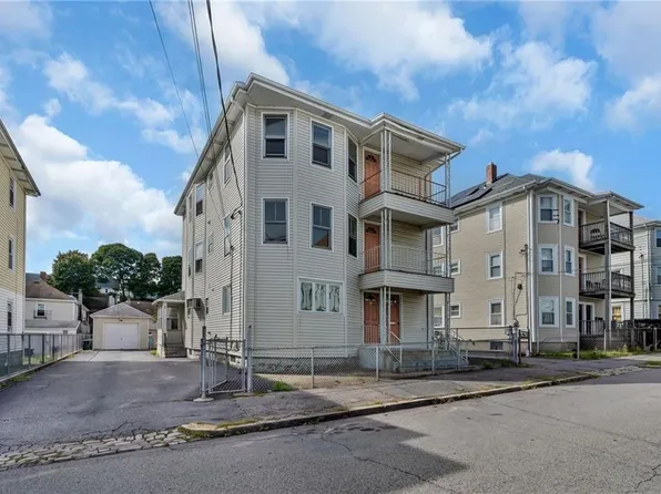 6 Henry St, Central Falls, RI 02863