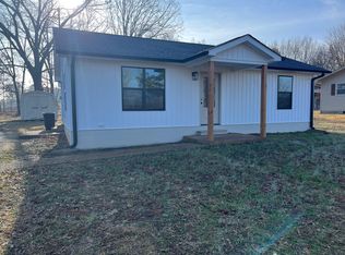 534 N Main St, Loretto, TN 38469