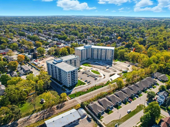 98 Moore St, Saint Thomas, ON N5R 3W5