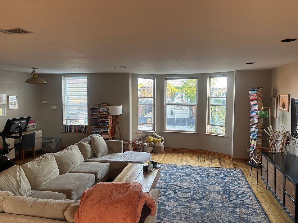 1st image of 1224 W Belmont Ave #3