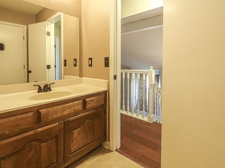 11323 S Ash St — Photo 16