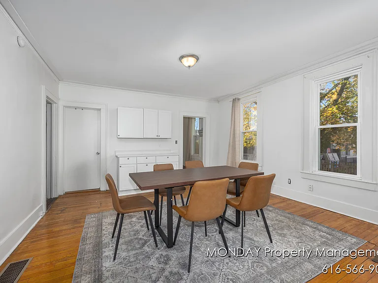263 W Muskegon Ave #1 — Photo 12