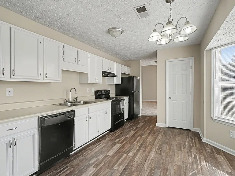 6430 Charter Way — Photo 6